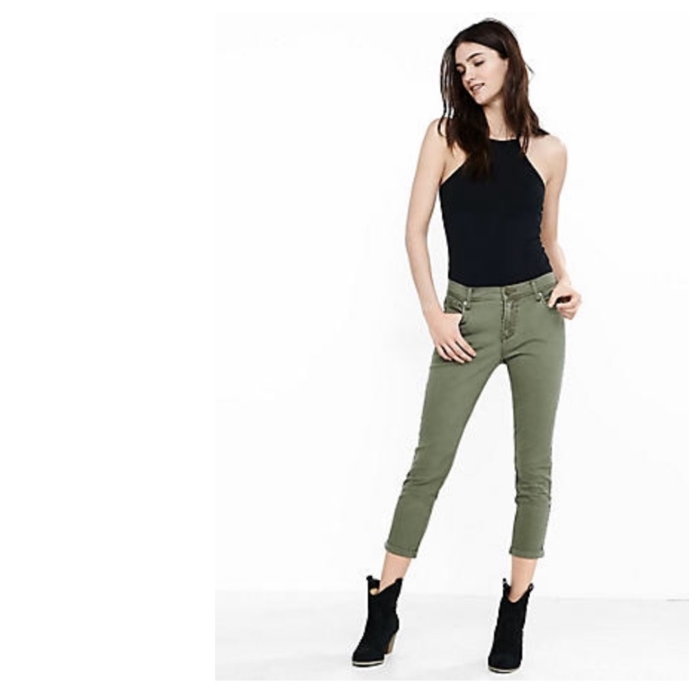 Mid Rise Olive Cropped Legging